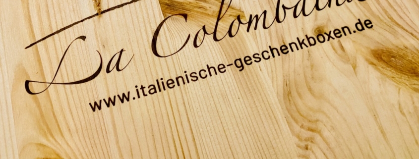 hochwertige Holzkiste mit Deckel aus Pinienholz